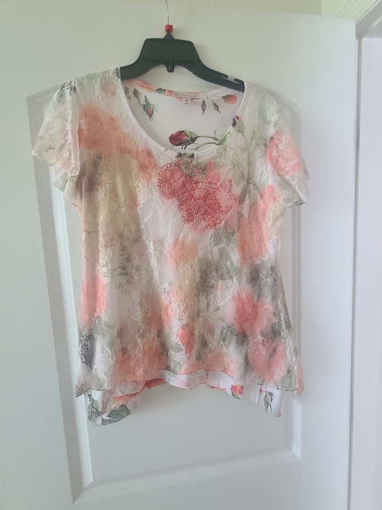 Db Established 1962 Tops - Peach Floral Lace Short Sleeve Blouse with Embellished Front
